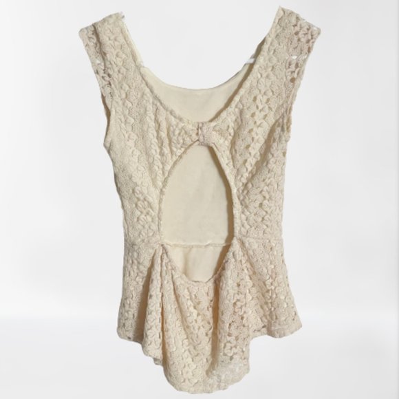 Kirra Lace Top Blouse Keyhole Back - Picture 5 of 5